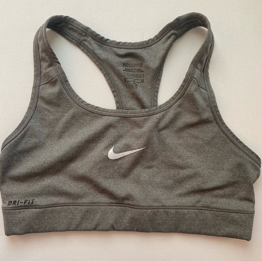 Nike Dri-FIT Swoosh Sports Bra